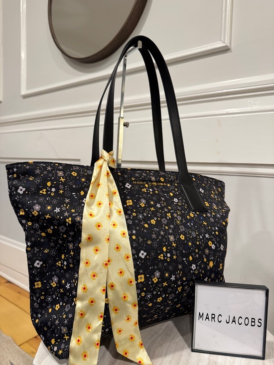 Marc Jacobs Handbags - Marc Jacobs Bag Wingman Black Yellow Floral Nylon Tote EUC